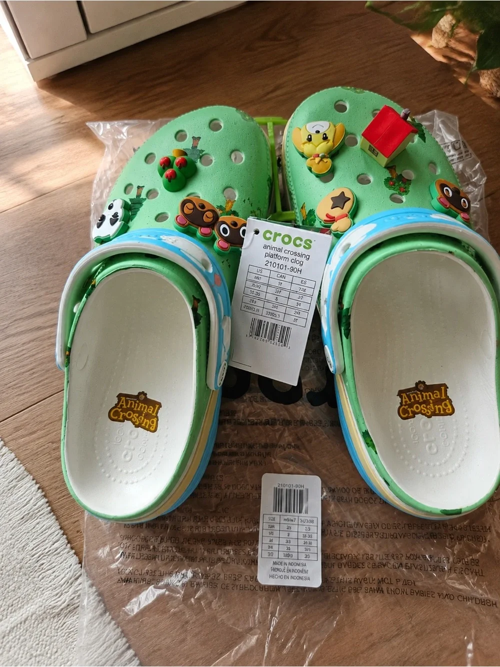 Kids' Green Character Clog Sandals - Playful Animal Print